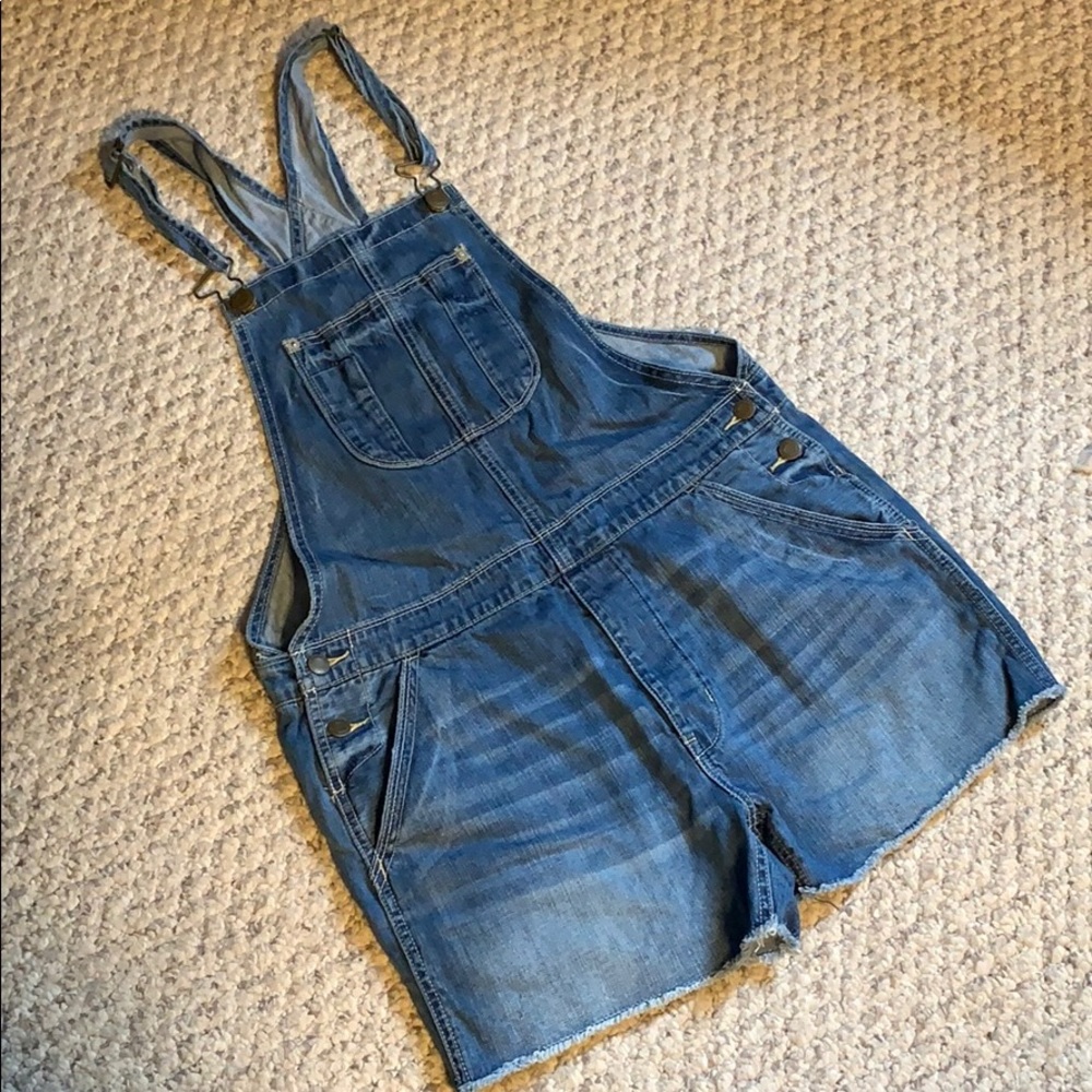 American Eagle Short Bibs